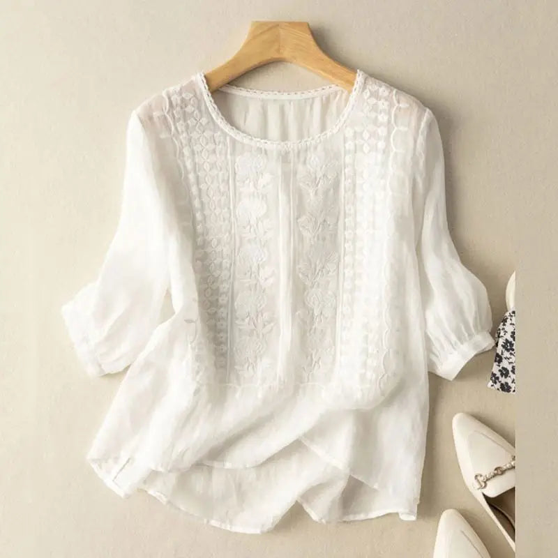 Constance | Stilvolle Bluse mit zarten Stickdetails