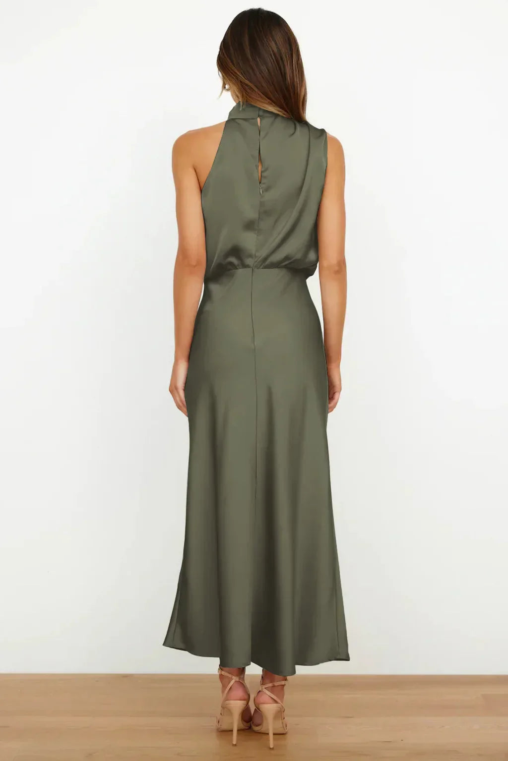 Rochelle | Feminines Satin-Kleid mit Neckholder-Ausschnitt