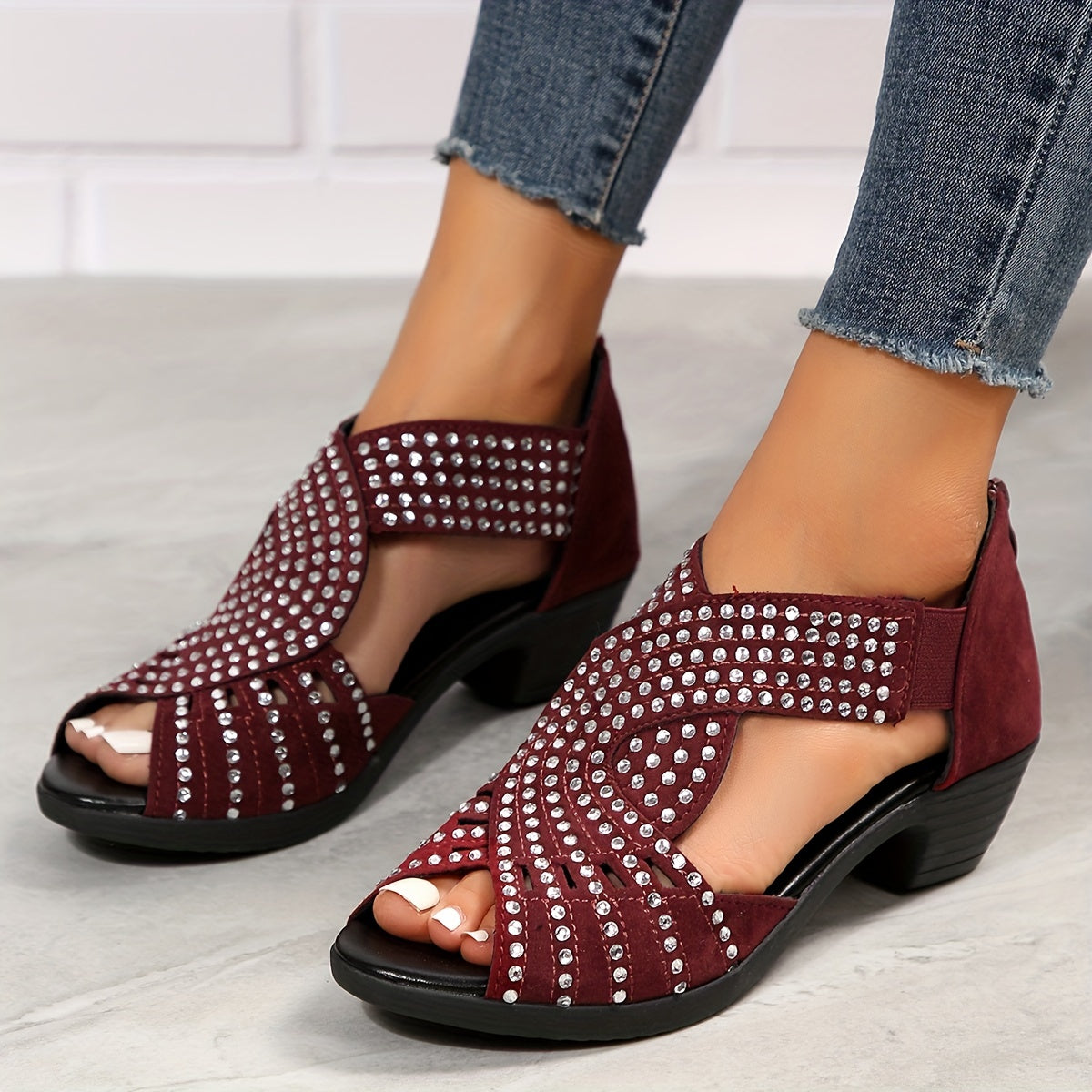 Samarah | Stilvolle Kreuzsohlen-Sandalen mit Strassdetails