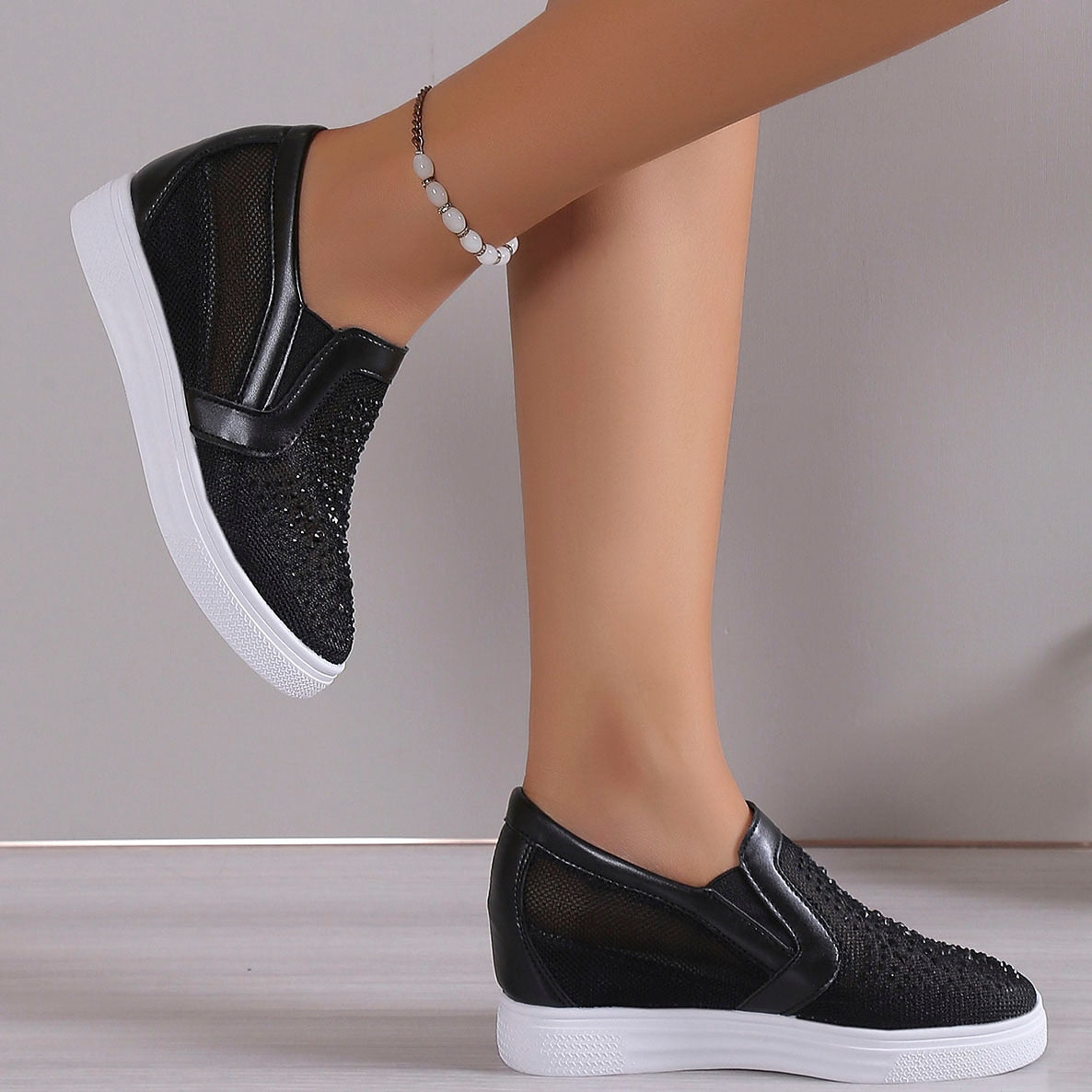 Cleofee | Glamouröse Sportschuhe mit Kristallbesatz