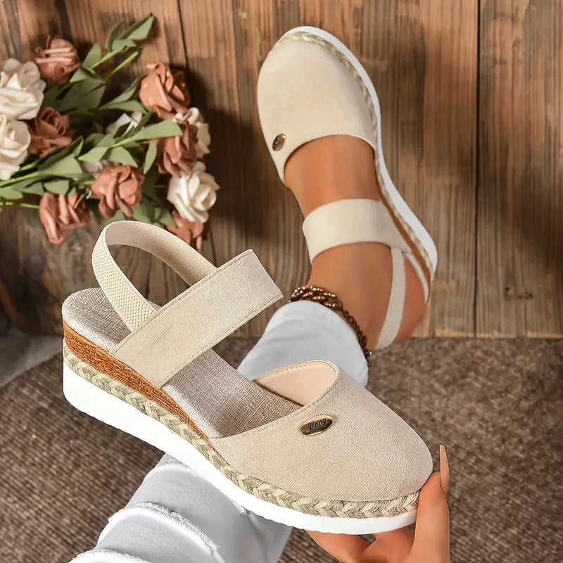 Freyja | stilvolle orthopädische Sandalen mit entspannendem Plateau und Belüftung