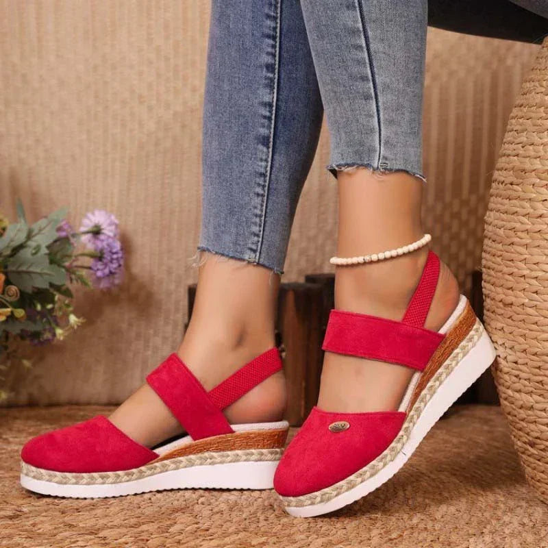 Freyja | stilvolle orthopädische Sandalen mit entspannendem Plateau und Belüftung