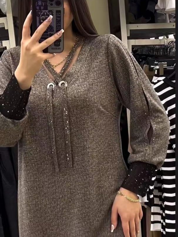 Mianna | Stylisches langärmeliges Kleid mit Kordelzug am Dekolleté
