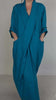 Aiya | Elegantes minimalistisches Kleid mit Tasche und V-Ausschnitt
