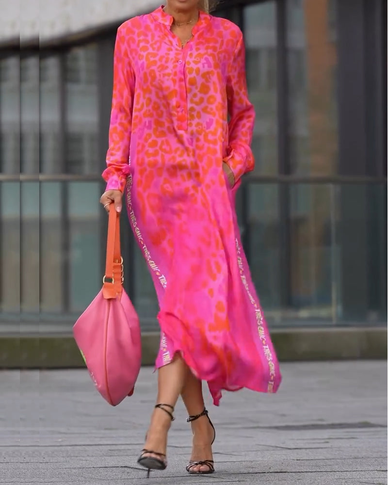 Kia | Langarmkleid mit Schlitz und Leo-Print