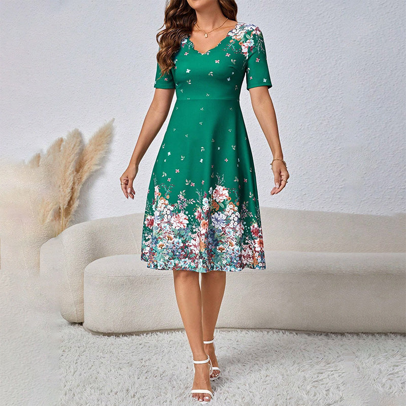 Cassandra™ | Lässiges Damenkleid mit Herzausschnitt und floralem Muster