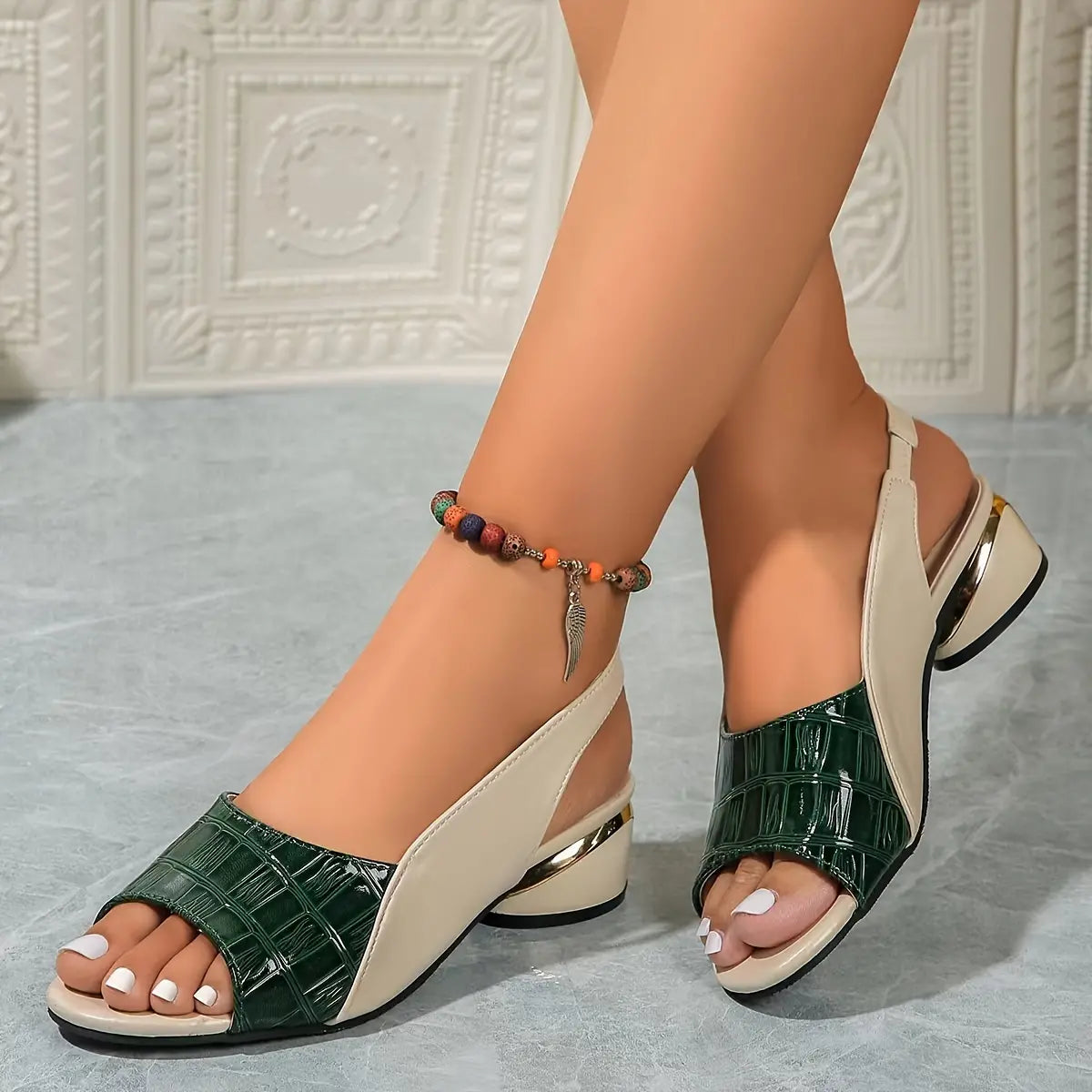 Alonna | Modische Römersandalen mit klobigen Absätzen