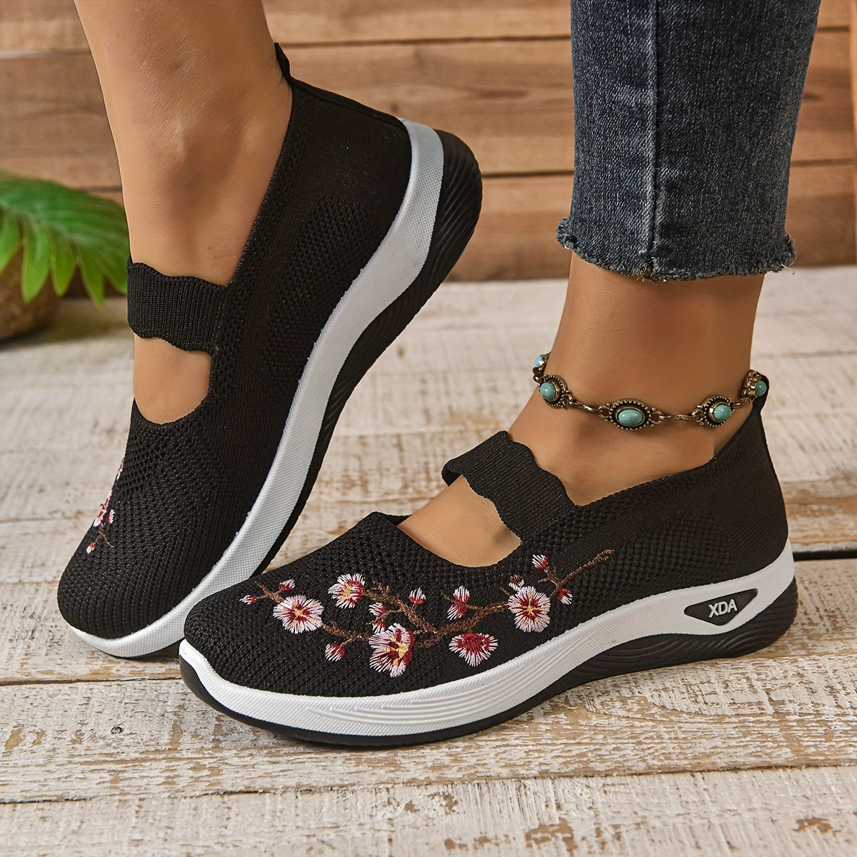 Saty | Blumenbestickte Mesh Slip-On Schuhe