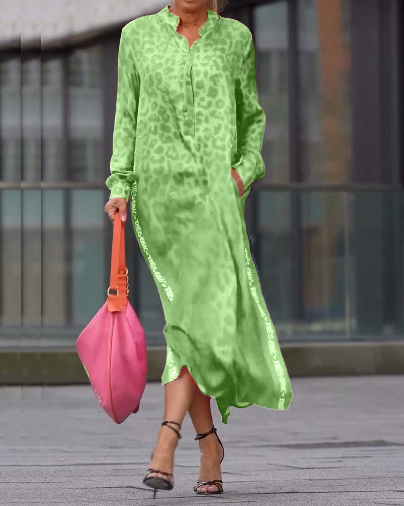 Kia | Langarmkleid mit Schlitz und Leo-Print