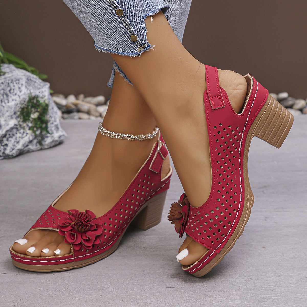 Giona | Schicke florale Keilsandalen
