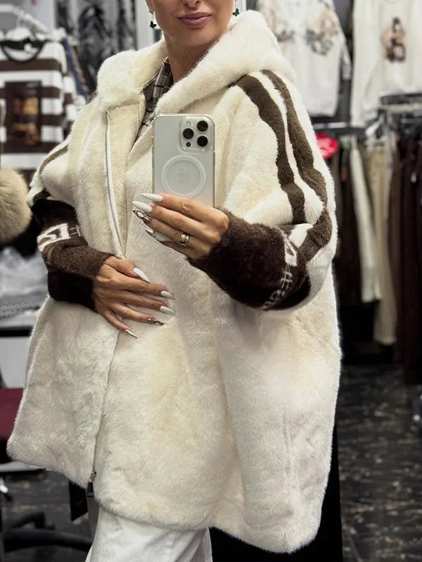 Relina | Gestreifter Plüschmantel mit Kapuze