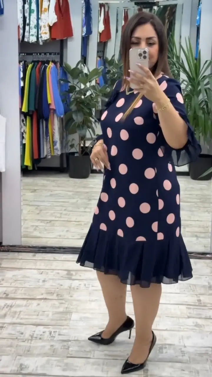 Winnie | stilvolles Polka-Dot-Kleid für Damen mit plissiertem Design