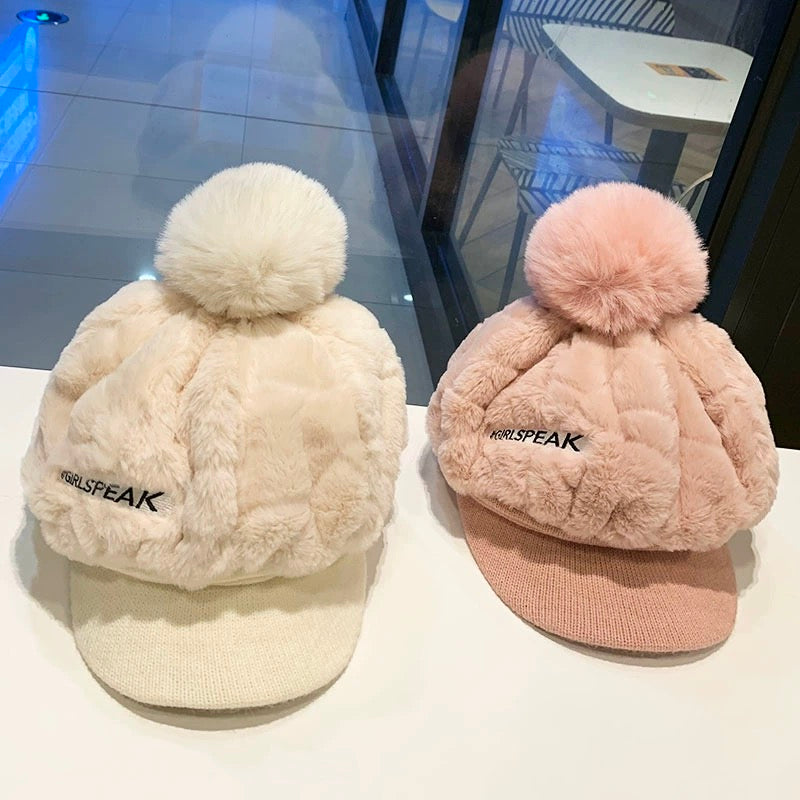 Kitty™ | Warme Wintermütze für Frauen mit kurzer Krempe