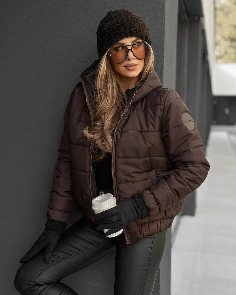 Juria | Kurze, warme Damenjacke mit Kapuze