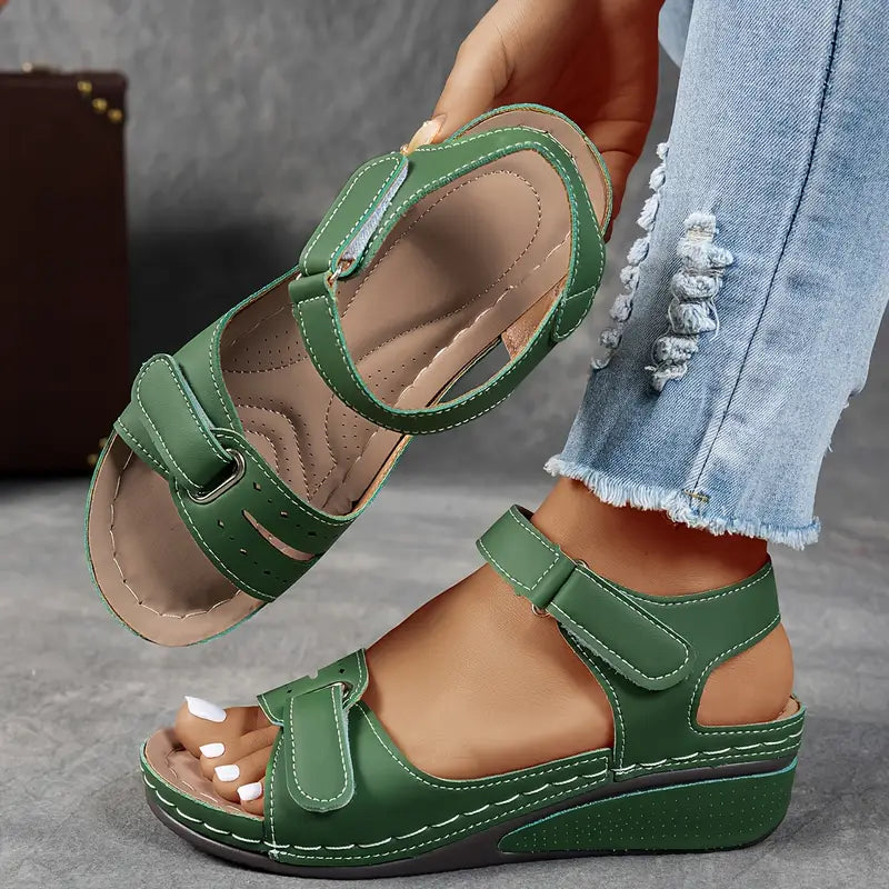 Sage | stilvolle orthopädische Sandalen mit komfortablem Keilabsatz