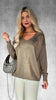 Aurelie | V-Ausschnitt-Pullover mit Goldakzent