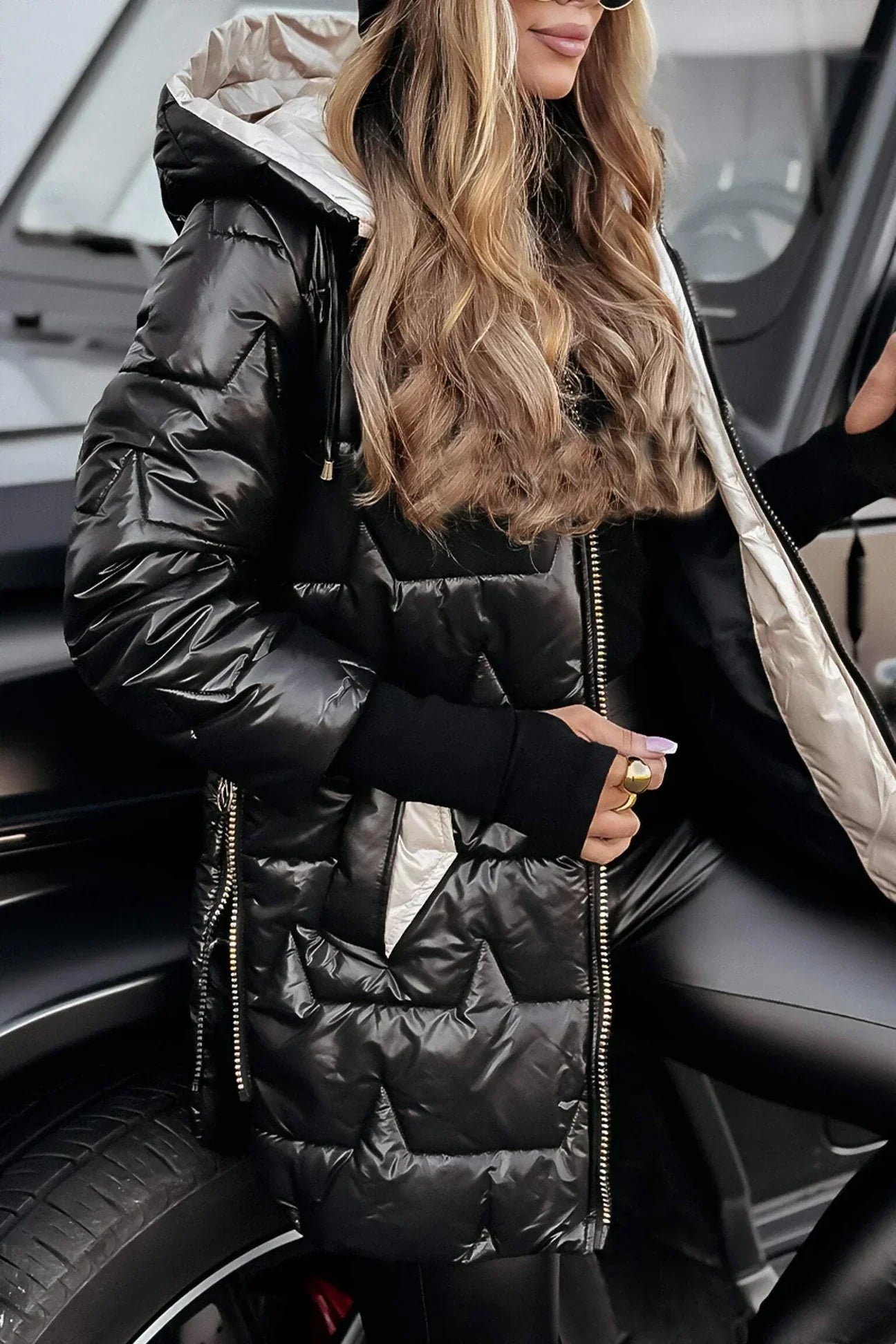 Elena™ | Zeitloser Wintermantel mit moderner Kapuze