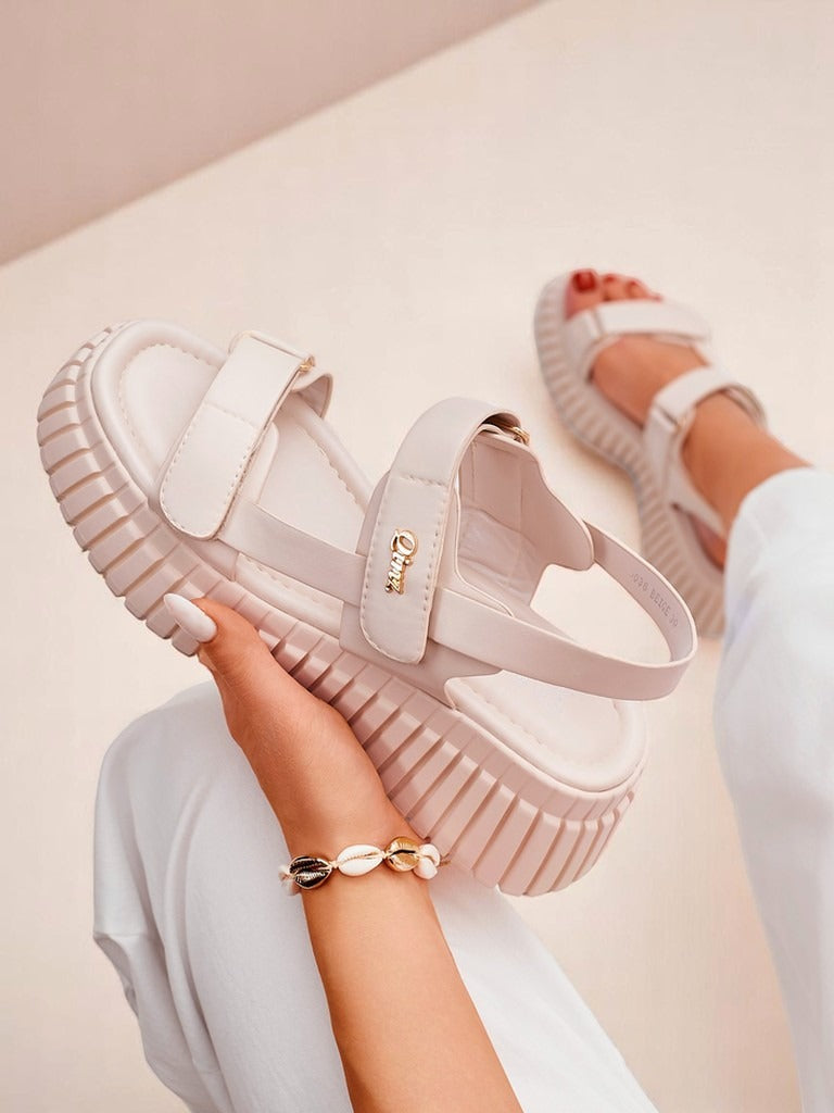 Kassidy | modische Damensandalen mit stabiler Sohle