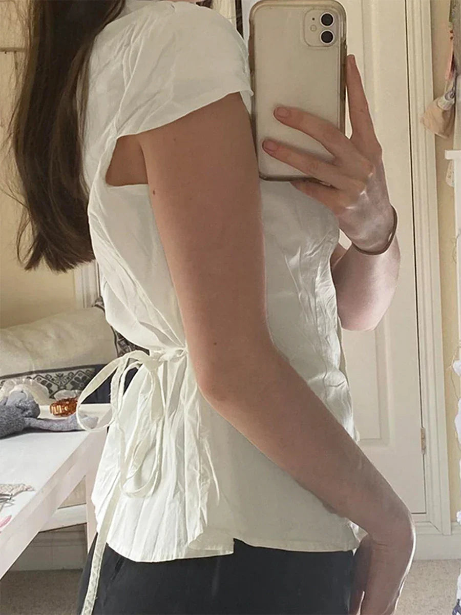 Saria | Kurzärmelige Damenbluse mit Bindeband am Rücken