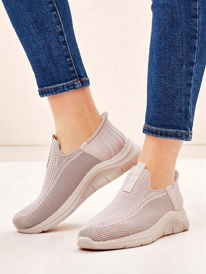 Akira | leichte Slip-on-Sportschuhe für Damen