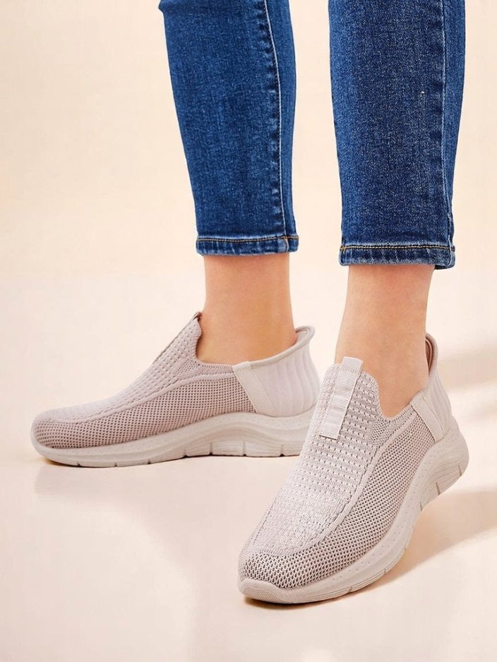 Akira | leichte Slip-on-Sportschuhe für Damen