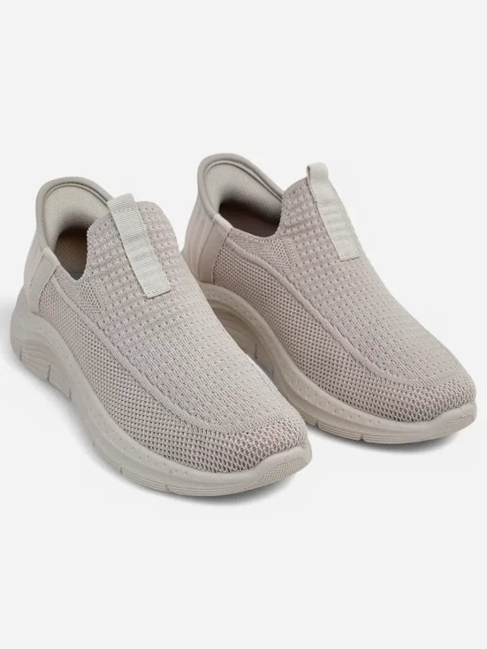 Akira | leichte Slip-on-Sportschuhe für Damen