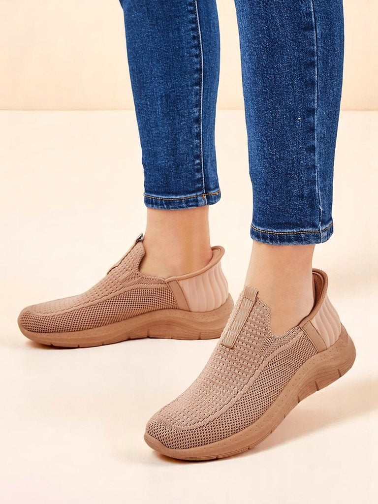 Akira | leichte Slip-on-Sportschuhe für Damen