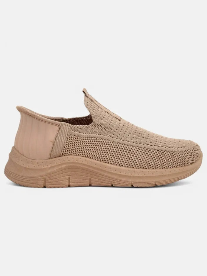 Akira | leichte Slip-on-Sportschuhe für Damen