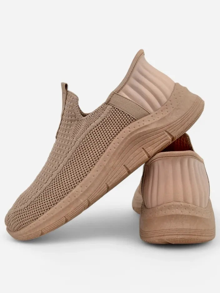 Akira | leichte Slip-on-Sportschuhe für Damen