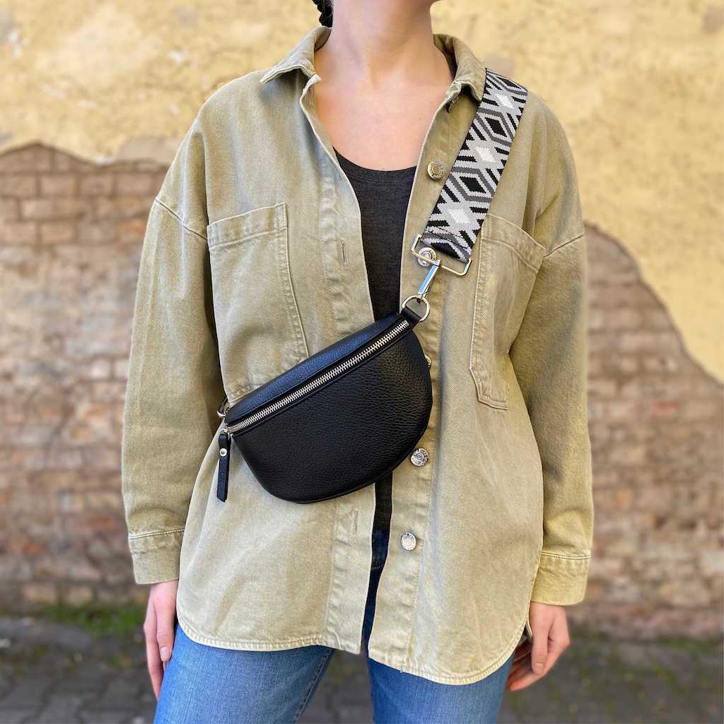 Jayda | Demi-Lune Tasche mit austauschbarem Riemen