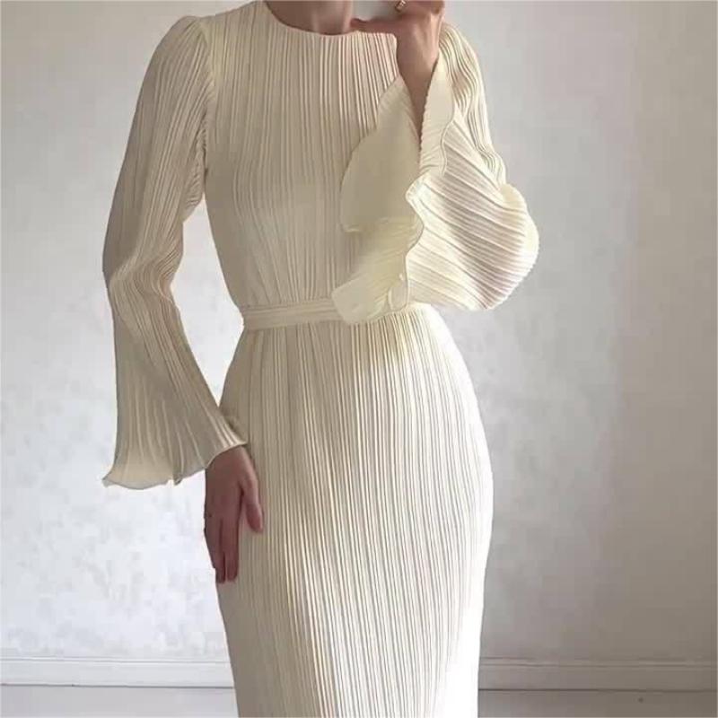 Adelheid | Zeitloses und schmeichelndes Kleid mit ausgestellten Ärmeln