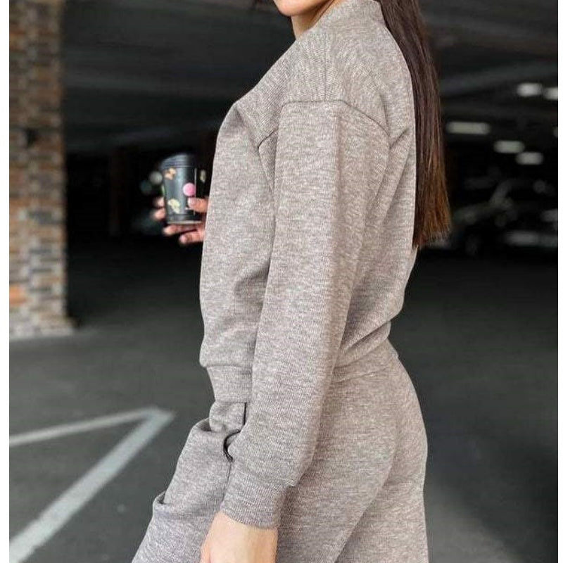 Yvone | Zweiteilig: Strickjacke mit Knopfleiste und passender Hose