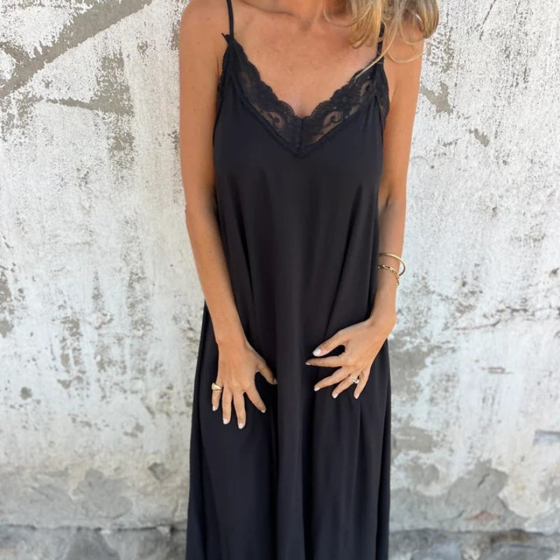 Maxene | Feminines Maxikleid mit Spaghettiträgern und zarter Spitze