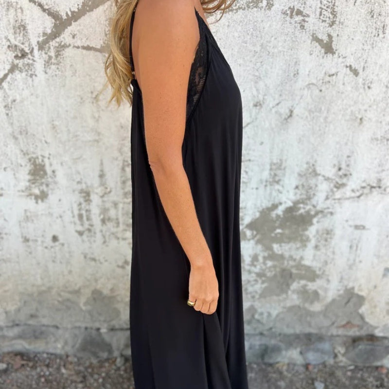 Maxene | Feminines Maxikleid mit Spaghettiträgern und zarter Spitze