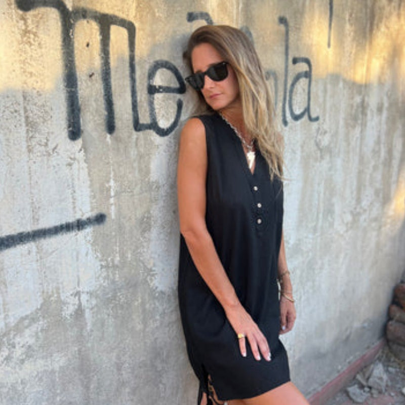 Cassie | Ärmelloses Minikleid mit Button-Down-Ausschnitt