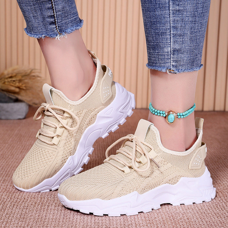 Xarien | Sneakers aus Mesh mit geformten weißen Sohlen
